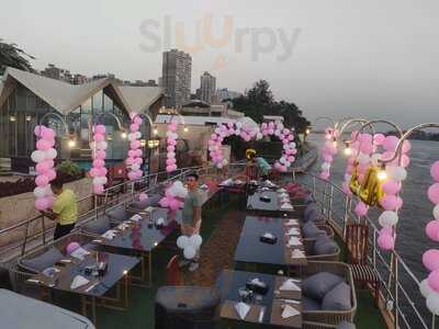 يخت نايل بوينت