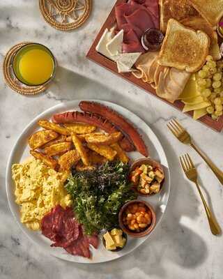 مطعم ومقهى سافورا