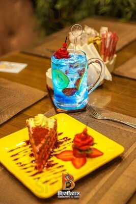 ‪brothers Restaurant & Cafe‬