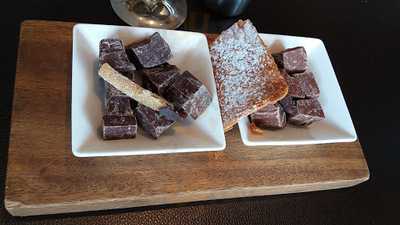 Mo Bar At The Landmark Mandarin Oriental