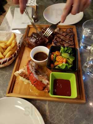 Alibi - Wine Dine Be Social (香港康得思酒店)