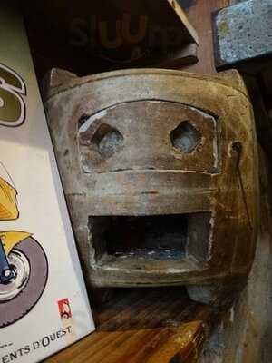 La Cabane Wine Bistro