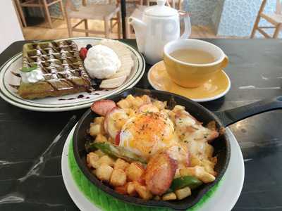 Green Waffle Diner