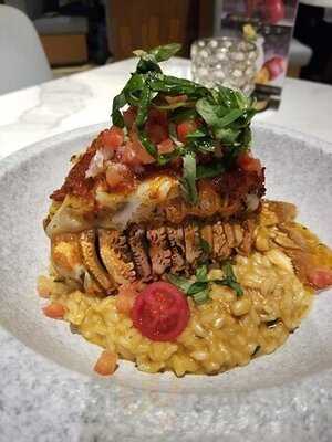 Lab Eat Restaurant & Bar