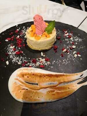 Lab Eat Restaurant & Bar