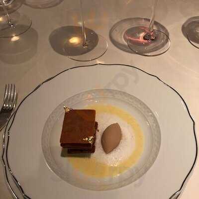 8 1/2 Otto E Mezzo Bombana