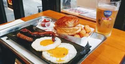 Burger Joys (太益樓)