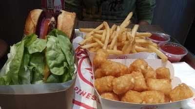 Burger Joys (太益樓)