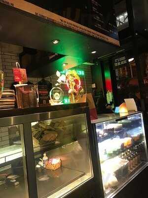 Mana! Fast Slow Food