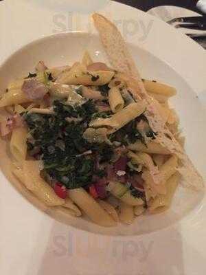 Scarlett Cafe & Wine Bar