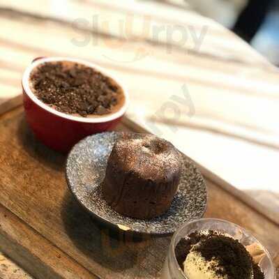 Hesheeat Cafe (記利佐治街店)