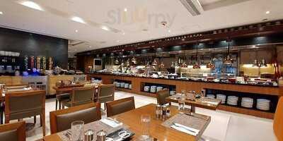 Bistro On The Mile At Holiday Inn Golden Mile