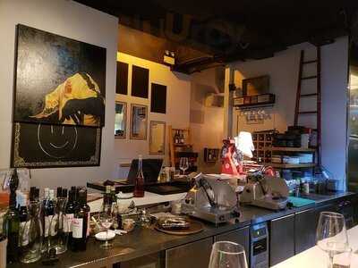 Giàbar Bistro Food & Wine Store