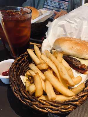 Deli And Wine (香港文化中心)