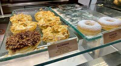 J.co Donuts & Coffee