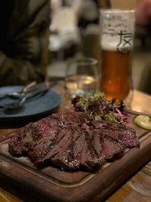 Tipsy Restaurant & Bar