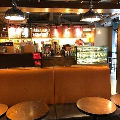 星巴克(宜必思店)