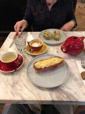 羽毛和骨頭 - 跑馬地