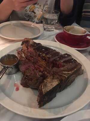 羽毛和骨頭 - 跑馬地