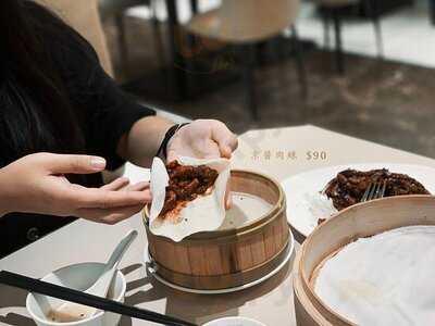 乐天皇朝 (加拿芬广场)