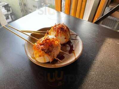 Mokumoku Yakiton (the Lamma Tower)