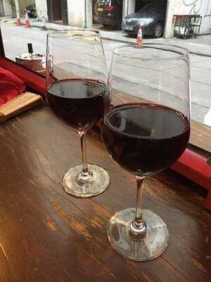 Lqv Le Quinze Vins (wan Chai)