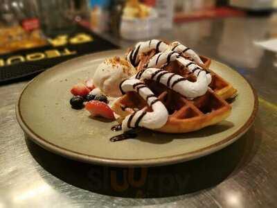 Table 18 Dining Cafe & Bar