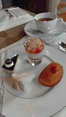 The Drawing Room -the St. Regis Hong Kong