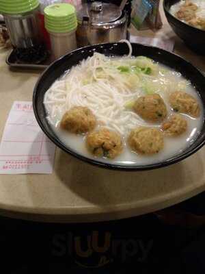 生記鮮魚湯米線