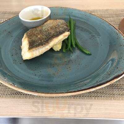 堤岸酒吧及餐廳