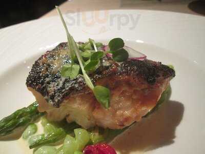 堤岸酒吧及餐廳