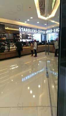 星巴克(荃新天地店)