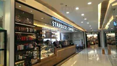 星巴克(荃新天地店)