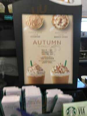 星巴克(荃新天地店)