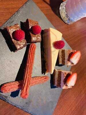 Strokes Hk Minigolf Bar & Restaurant