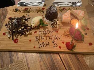 Lab Eat Restaurant & Bar