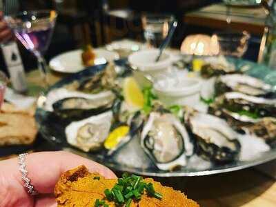 Lab Eat Restaurant & Bar