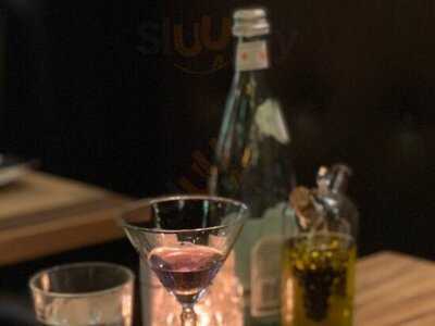 Lab Eat Restaurant & Bar