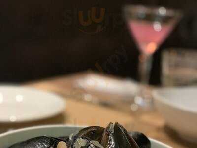 Lab Eat Restaurant & Bar