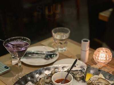 Lab Eat Restaurant & Bar