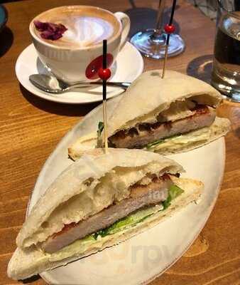 牧羊少年創意咖啡館 By Gabee.