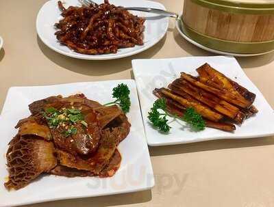 樂天皇朝 (加拿芬廣場)