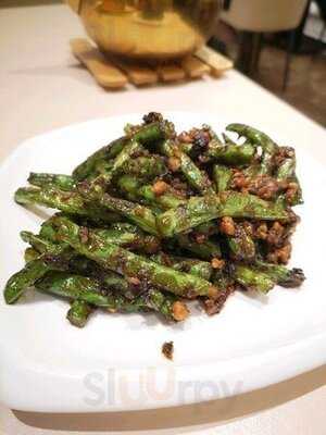 樂天皇朝 (加拿芬廣場)