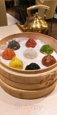 樂天皇朝 (加拿芬廣場)