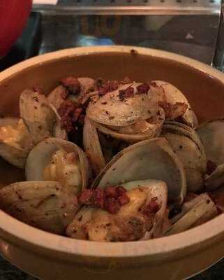 De Luna Tapas Bar And Restaurant