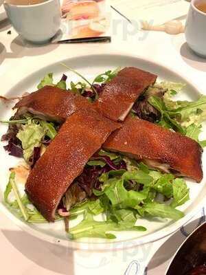 八月 (沙田分店)