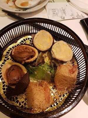 八月 (沙田分店)