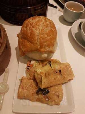 八月 (沙田分店)