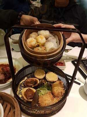 八月 (沙田分店)