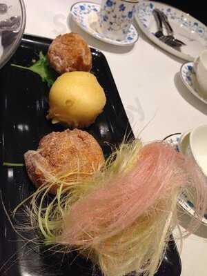 八月 (沙田分店)